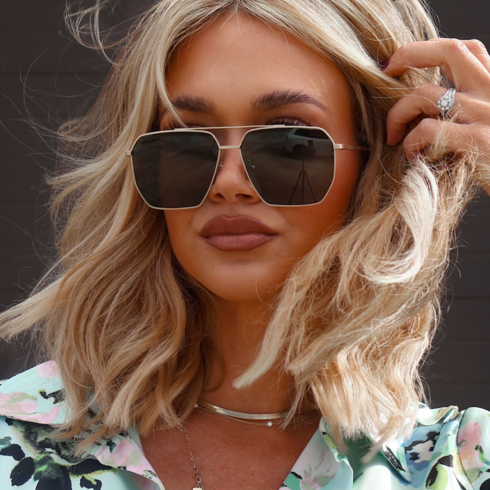 BERKELY - BRUSHED GOLD + GLASSES - Image 8