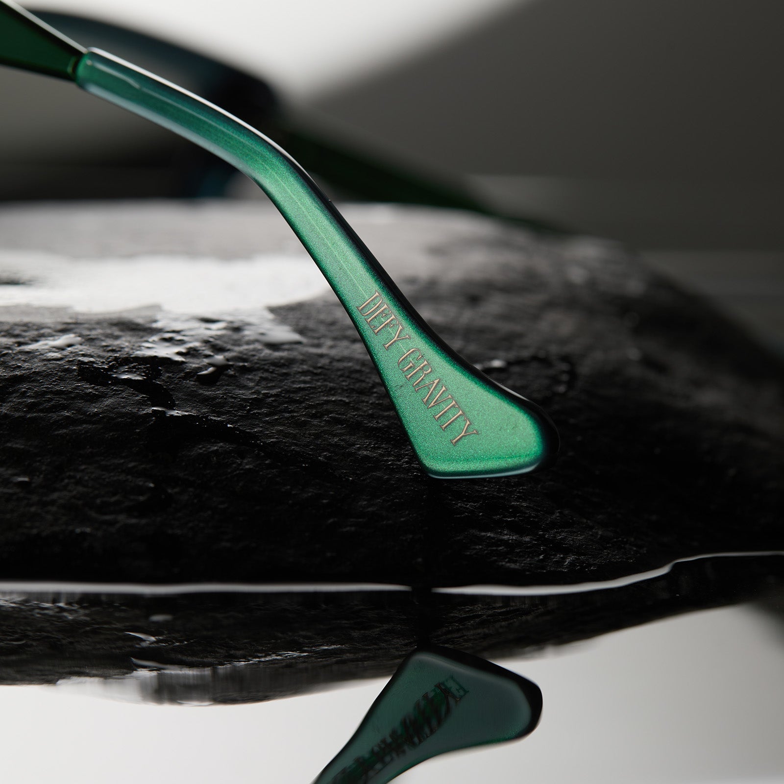 ELPHABA EMERALD - ENCHANTING EMERALD TO BLACK + SHADOWY GREY SUNGLASSES - Image 6