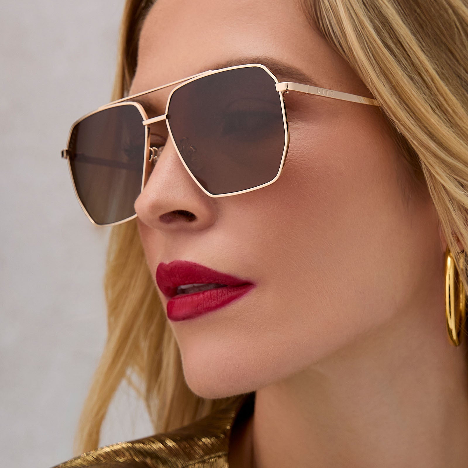 BERKELY - BRUSHED GOLD + GLASSES - Image 9