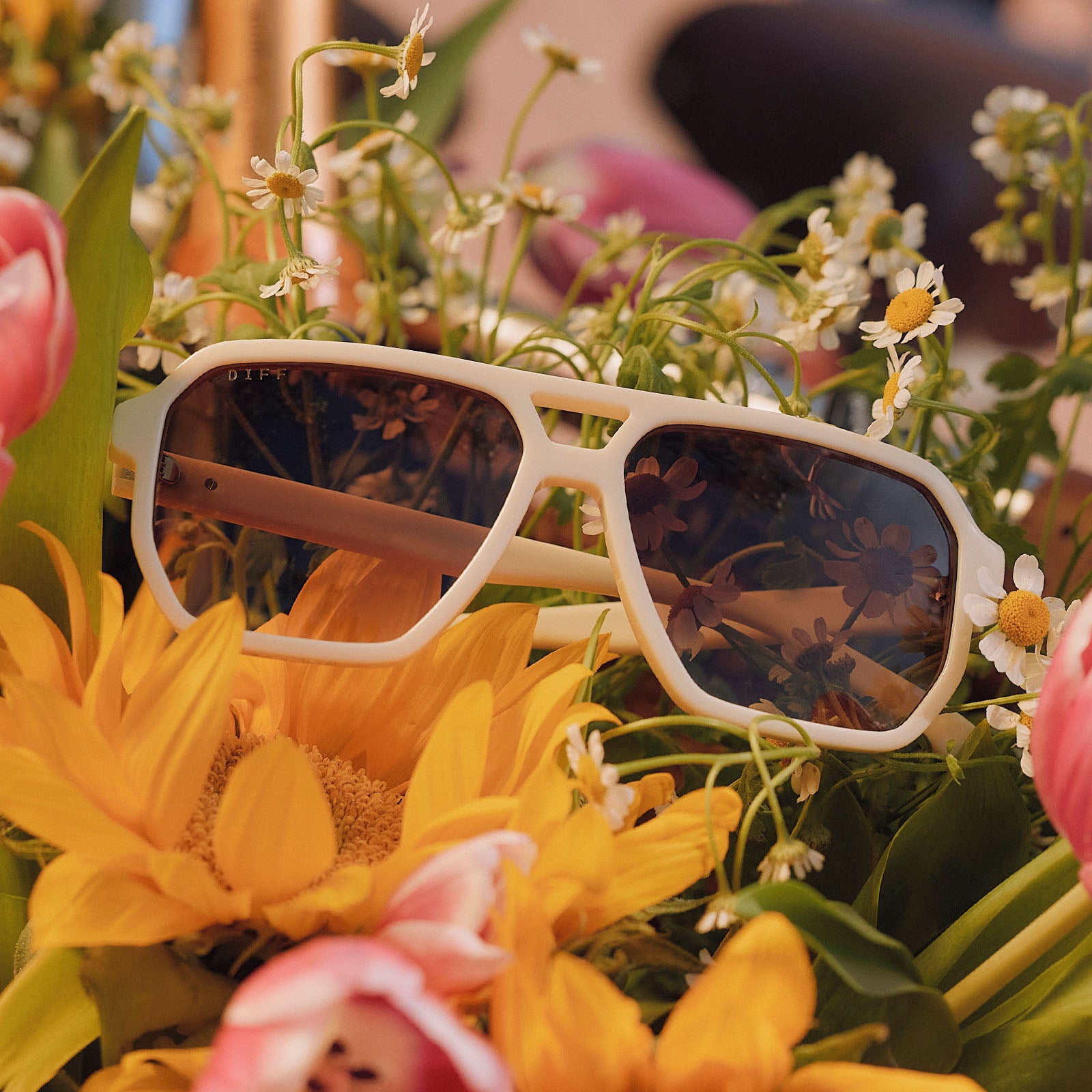 CAMERON - COURTSIDE IVORY + BROWN GRADIENT + POLARIZED SUNGLASSES - Image 6