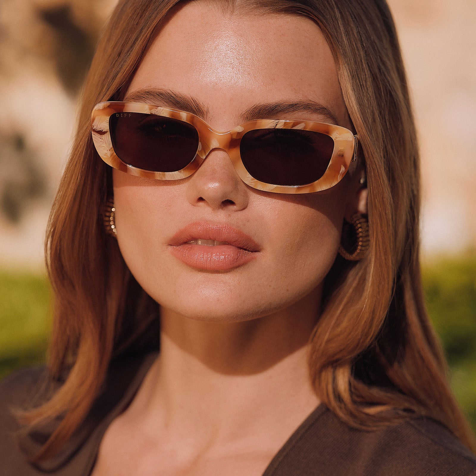 DAPHNE - GILDED TORTOISE + COURTSIDE IVORY + BROWN + POLARIZED SUNGLASSES - Image 5