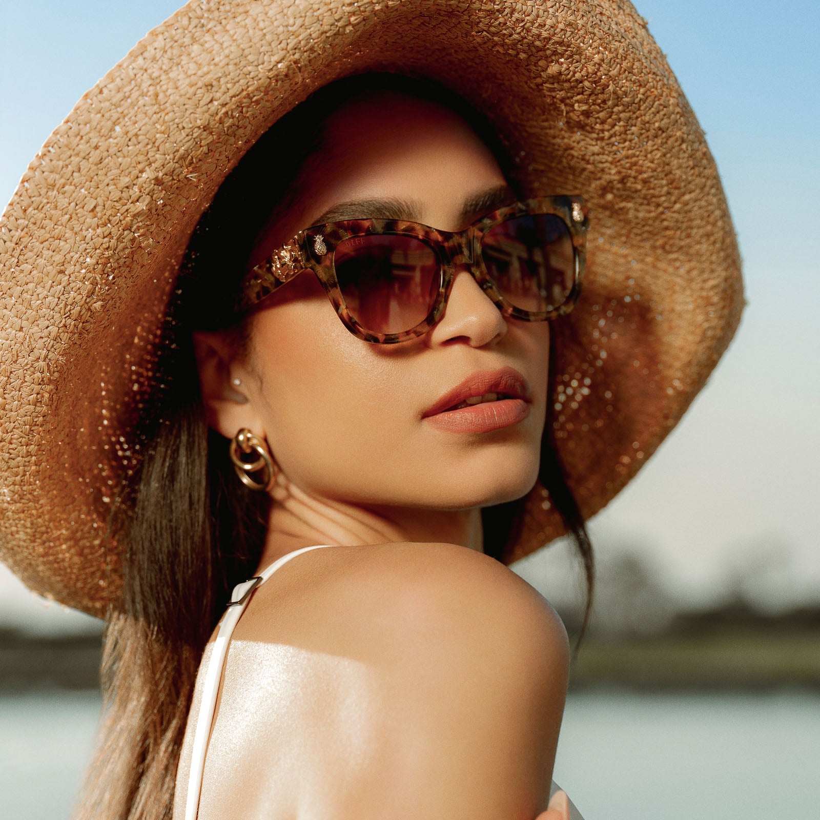 HAWAII - COCONUT PALM TORTOISE + BROWN SUGAR GRADIENT SUNGLASSES - Image 5