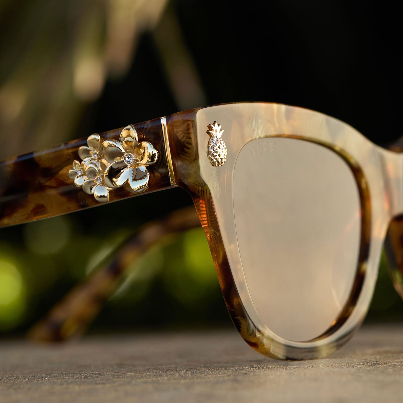 HAWAII - COCONUT PALM TORTOISE + BROWN SUGAR GRADIENT SUNGLASSES - Image 2